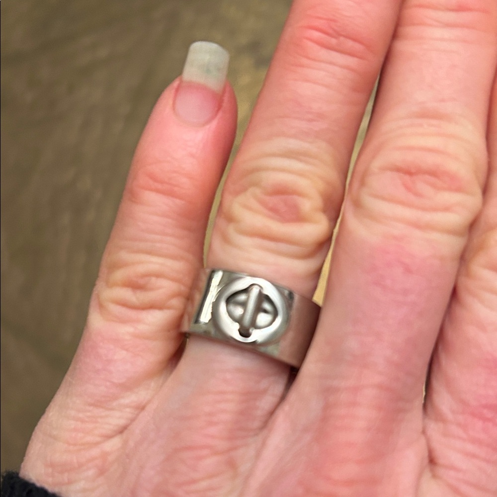 Authentic Coach RARE Pave turn lock Silver Ring with Logo inside band - Picture 3 of 14